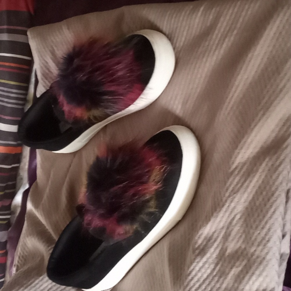 Shoes - Picture 2 of 4